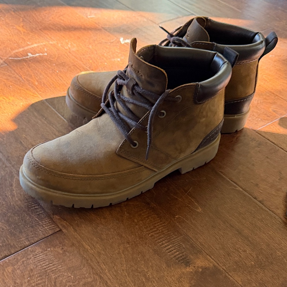Clark’s Rossdale Mid Beeswax Leather in Brown